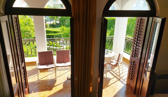 Two bedroom apartment with terrace Palit, Rab (A-15794-a)