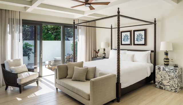 Ultimate Luxury Retreat: Private Villas with Pool,King & Dbl Bdrm,Butler Service