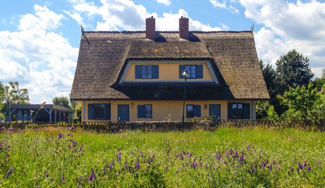 'Uns Hus' with terrace and small garden; Wlan; Internet-TV close to the beach and quiet