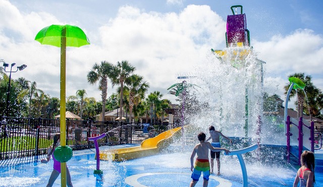 Updated Windsor Hills Largest Condo - Family Water Park Fun & Near Disney Parks