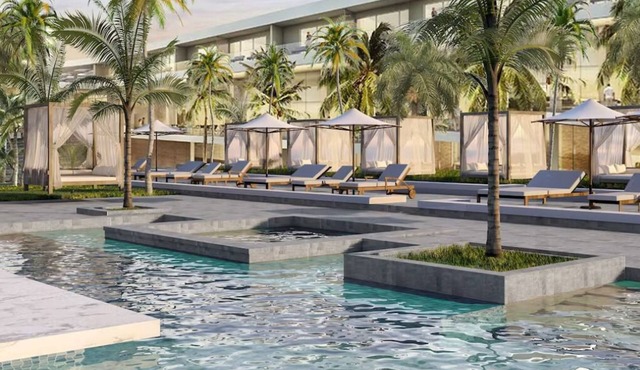 Upscale Beachfront Stay with All Meals, Spa, Golf & Premium Lounges