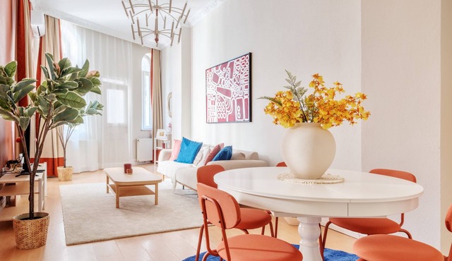 Urban Balcony Suite - Close to Taksim