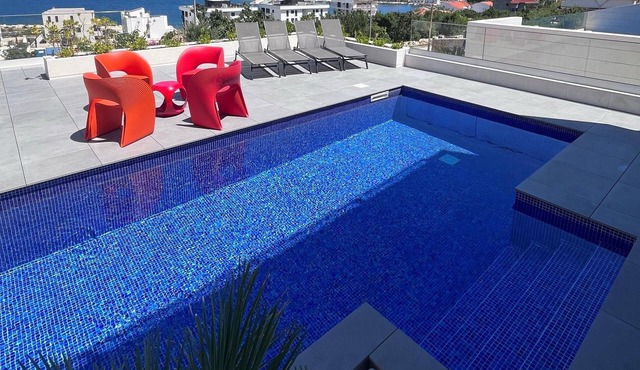 Vacation home for 8 guests with 275m² in Vinjerac (170187)