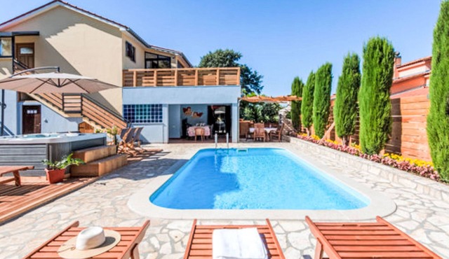 Vacation home Paola by Interhome