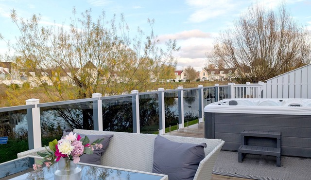 Venture Lodge - sleeps 6 guests in 3 bedrooms