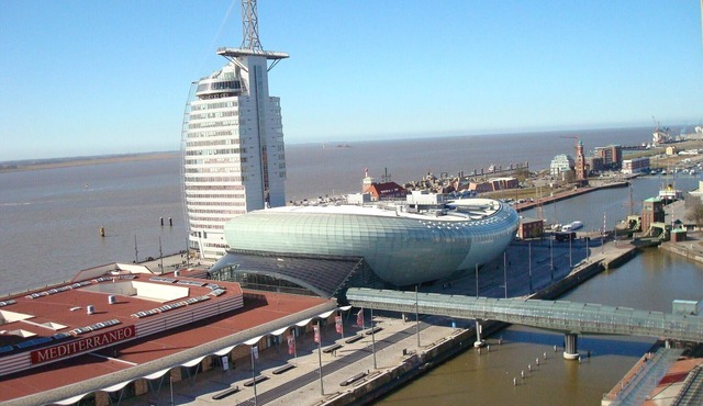 Very best location! In Columbus Center located apartment overlooking the Weser