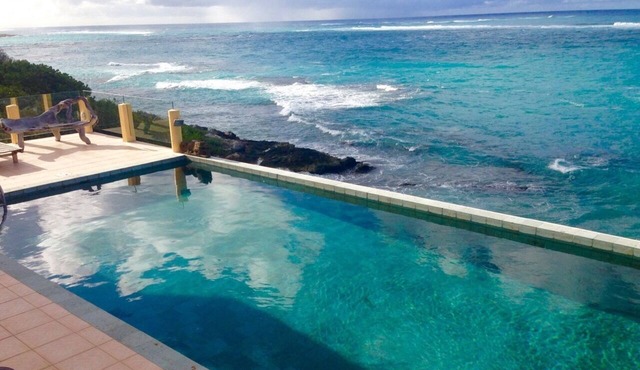 Very Private & Personal, Villa Hibernia, Ocean Front Pool & Sea Gazebo,