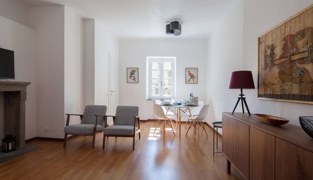 Vicolo Apartment: 2BDR, 2,5BTH, AC, Free Parking 600m walk, 10' trains and ferry