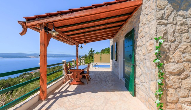 VIEW TALAY COTTAGE/a unique secluded cottage/