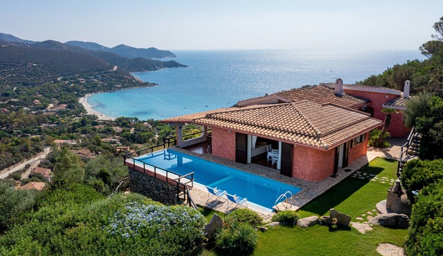 Villa Corallia - Exclusive Pool Villa with stunning view over the bay