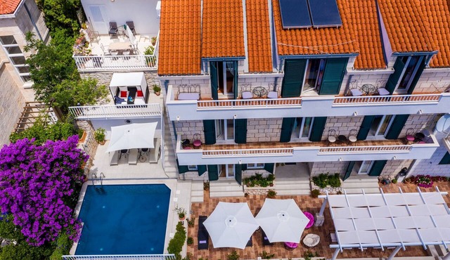 Villa Adrian - Six Bedroom Villa with Swimming pool and Sea View