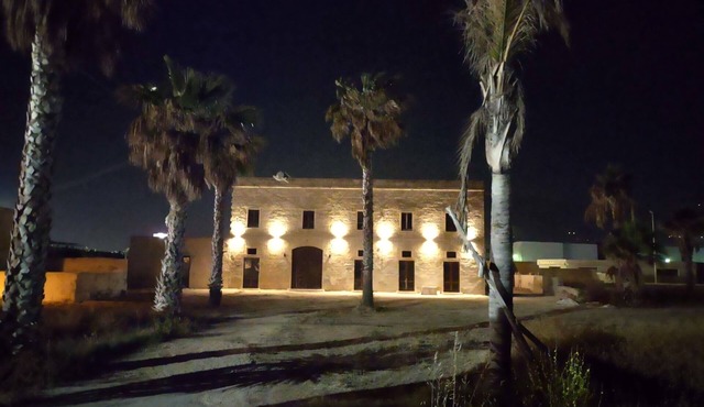 Villa al Centro di due Spiagge, con Giardino, Posto Auto, Barbecue, Cucina
