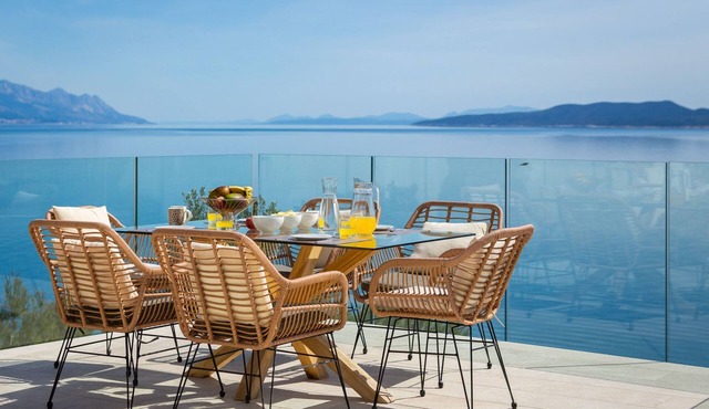 Villa am Strand - Privater beheizter Pool by Interhome
