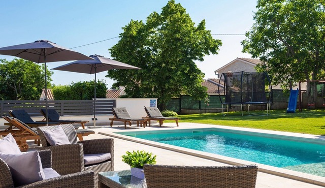 Villa Anavi mit privatem Pool und großem Garten by Interhome