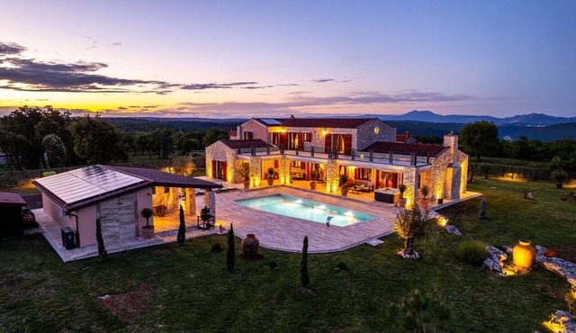 Villa Antea for 8 people near Barban with heated pool 75 m2 - wellness & large garden - full service