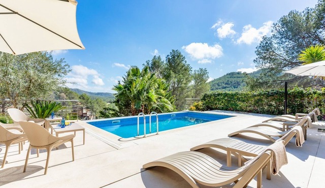 Villa Avanti - Four Bedroom Villa, Sleeps 9