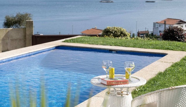 Villa Bellavista Raxó (270), with sea views near Sanxenxo