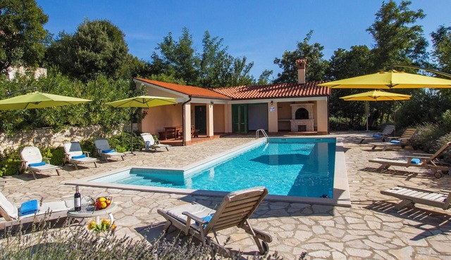 Villa Biljana, Comfort & Scenic Beauty with Access to Two Shared Pools