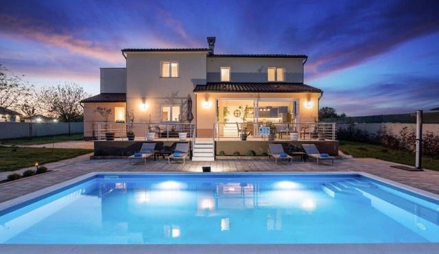 Villa Camelie - moderna vila autohtonog stila u Istri