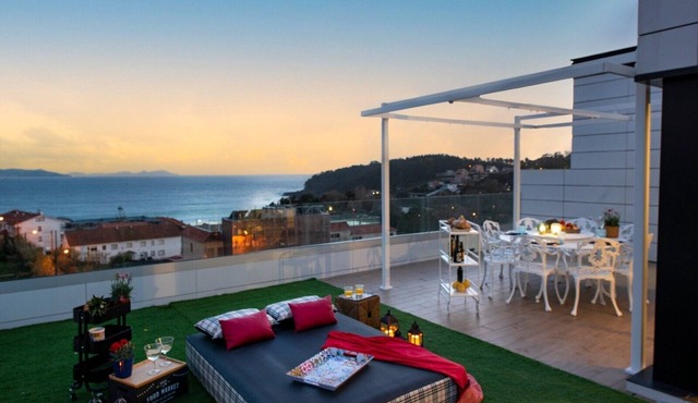 Villa Canelas Luxury Singular: Boutique Duplex Penthouse in the Heart of Rías Baixas