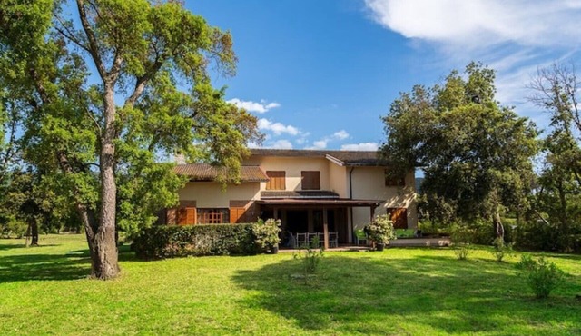 Villa Capinera, entire house with private park