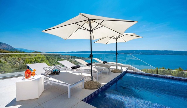 Villa Chameleon with Pool