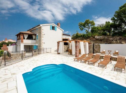 Villa Copun with heated pool