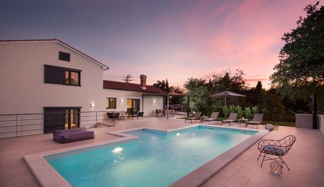 VILLA del SOL with large garden perfect for families