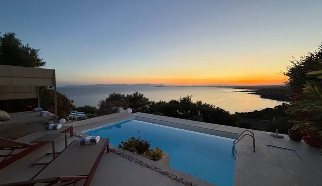 Villa 'Dimora Egle' with Private Terrace, Wi-Fi and Air Conditioning