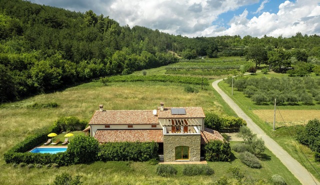 Villa Dol- a Traditional Istrian house with swimming pool, jacuzzi and sauna
