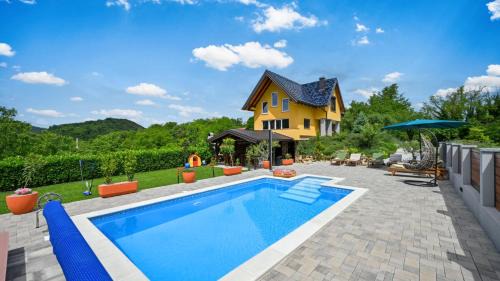 Villa Exclusive by Villas Guide