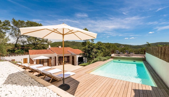 Villa Falco - Four Bedroom Villa, Sleeps 10