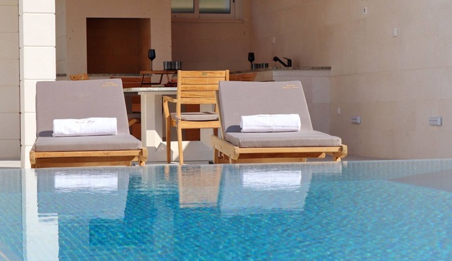 Villa Green Bay - Beachfront Villa with Private Pool
