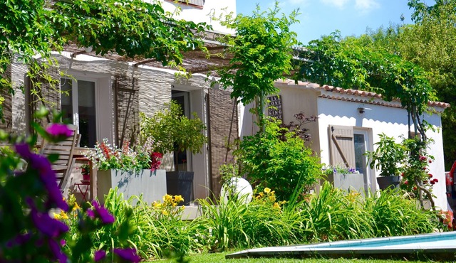 Villa in Provence private pool and landscaped garden