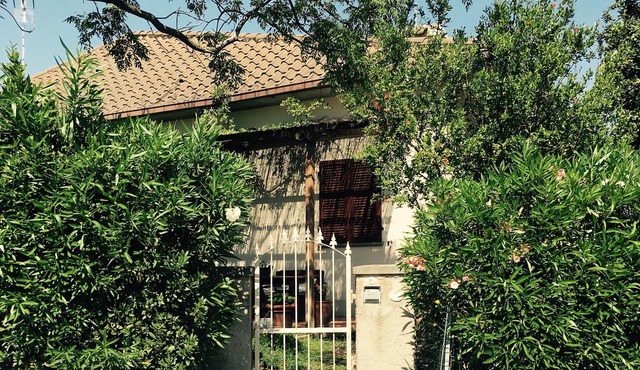 Villa in the green with private garden and panoramic balcony, 10 minutes from the sea