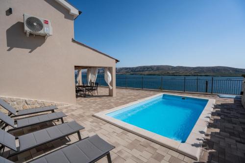 Villa Kamia - Luxury seaview villa with private heated pool