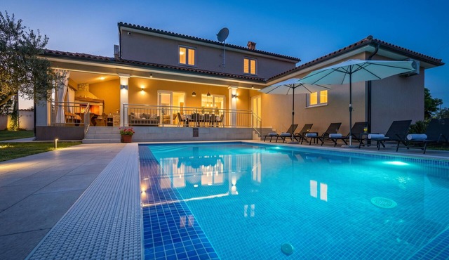 Villa Karla near Pula for 8 persons with private pool, kids playground & pet friendly