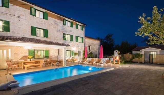 Villa Karla with private pool near Pula