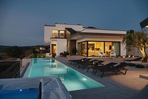 Villa KIM