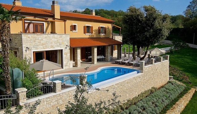 Villa Krasna - Private modern villa with a pool, Istria