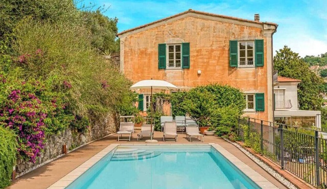 Villa La Levante is a splendid period villa located in an elegant and residential position, surrounded by nature but at the same time close to the main services. This elegant residence offers a unique living experience, characterized by comfort and refin