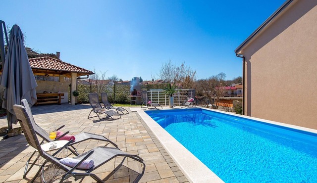Villa Lemily - Five Bedroom with Swimming Pool