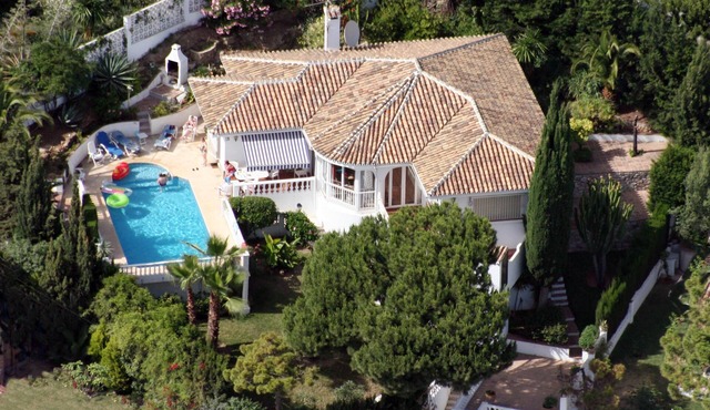 Villa Lili. Private Pool, Sea View, Walking distance to village/Beach,