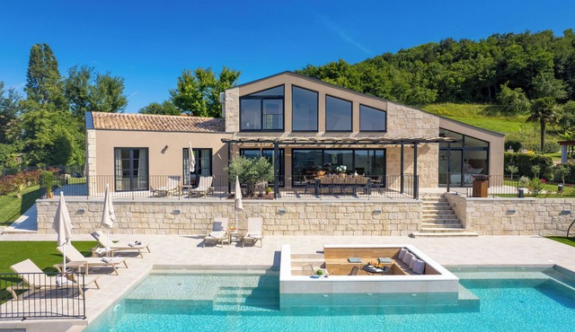 Villa Lunetta – Peaceful Istrian Retreat Heated pool