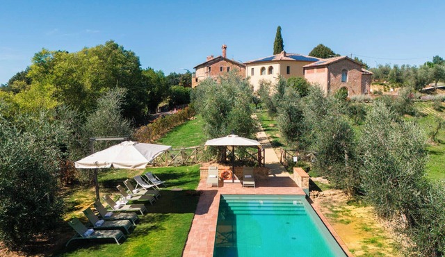 Villa Mami: A Tuscan Retreat of Elegance and Charm