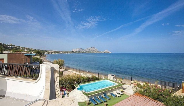 Villa Maristella: A spacious two-story villa located right on the beach, with Free WI-FI.