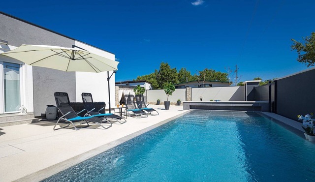 Villa Marsel (4+2) - Private Pool and Jacuzzi