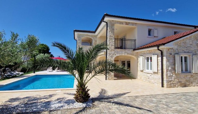 Villa Martina s bazenom,5 soba