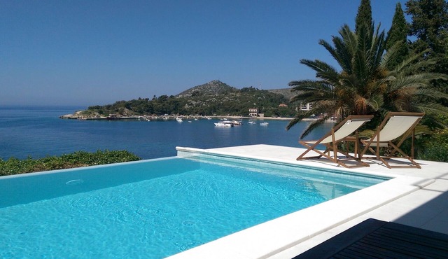 Villa Mirjana - Studio Apartment with Terrace and Sea View (Bogumila)
