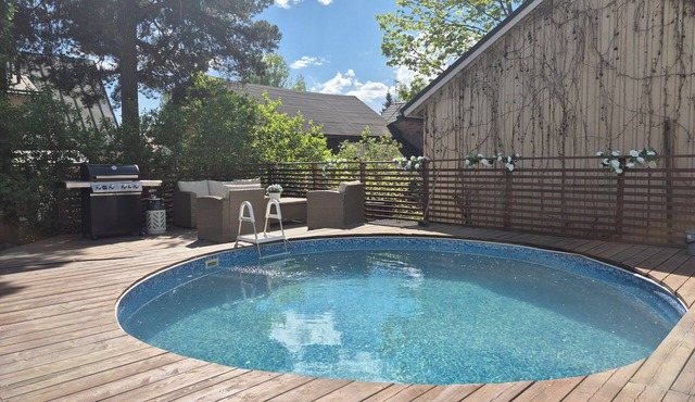 Villa Mosahiisi Charming Poolside Getaway